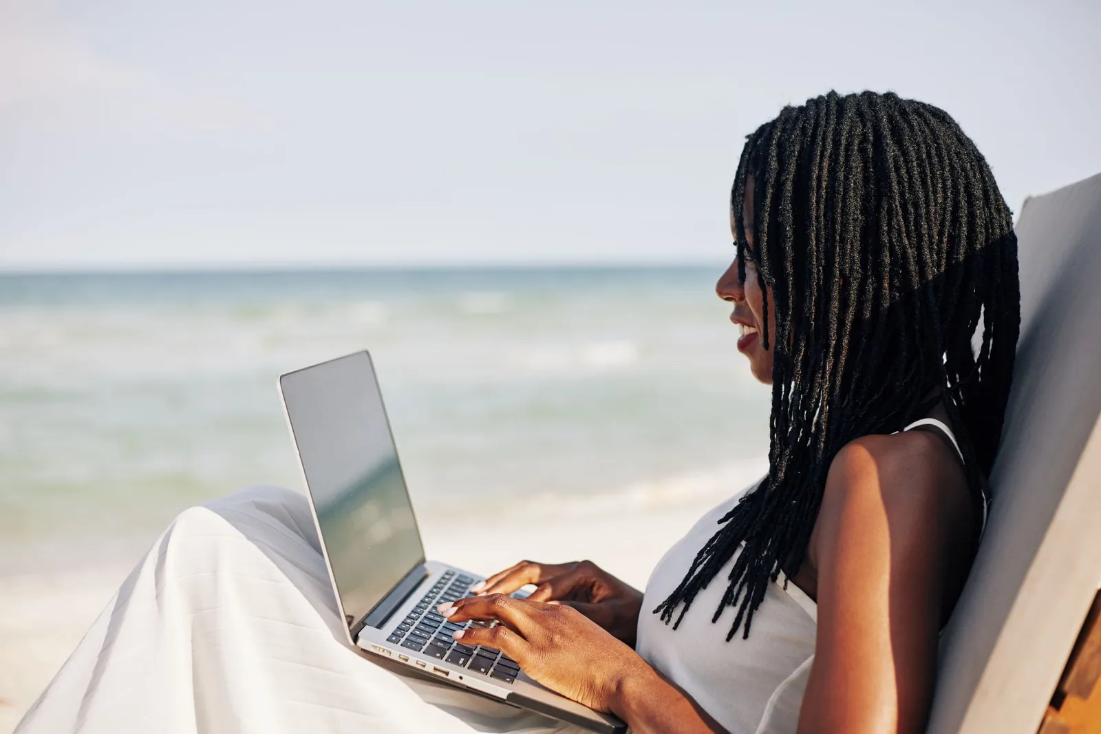 businesswoman-on-beach