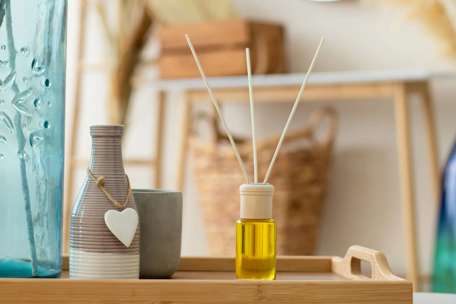 aromatic diffuser with decorative decor on the side