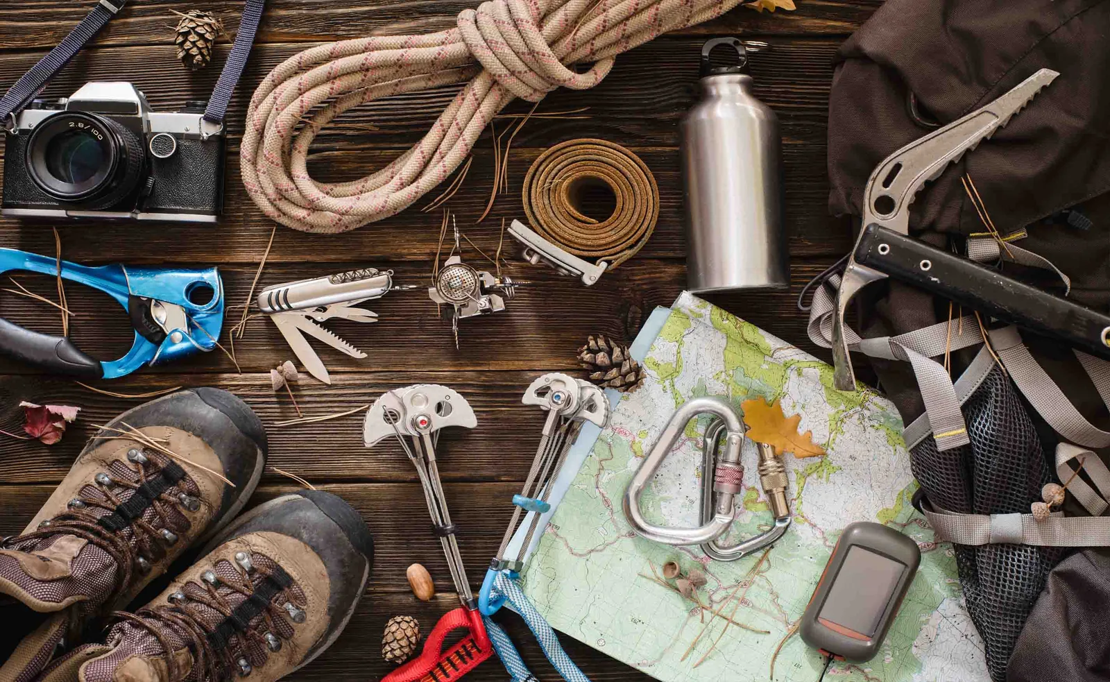 How to Dress for a Hiking Expedition