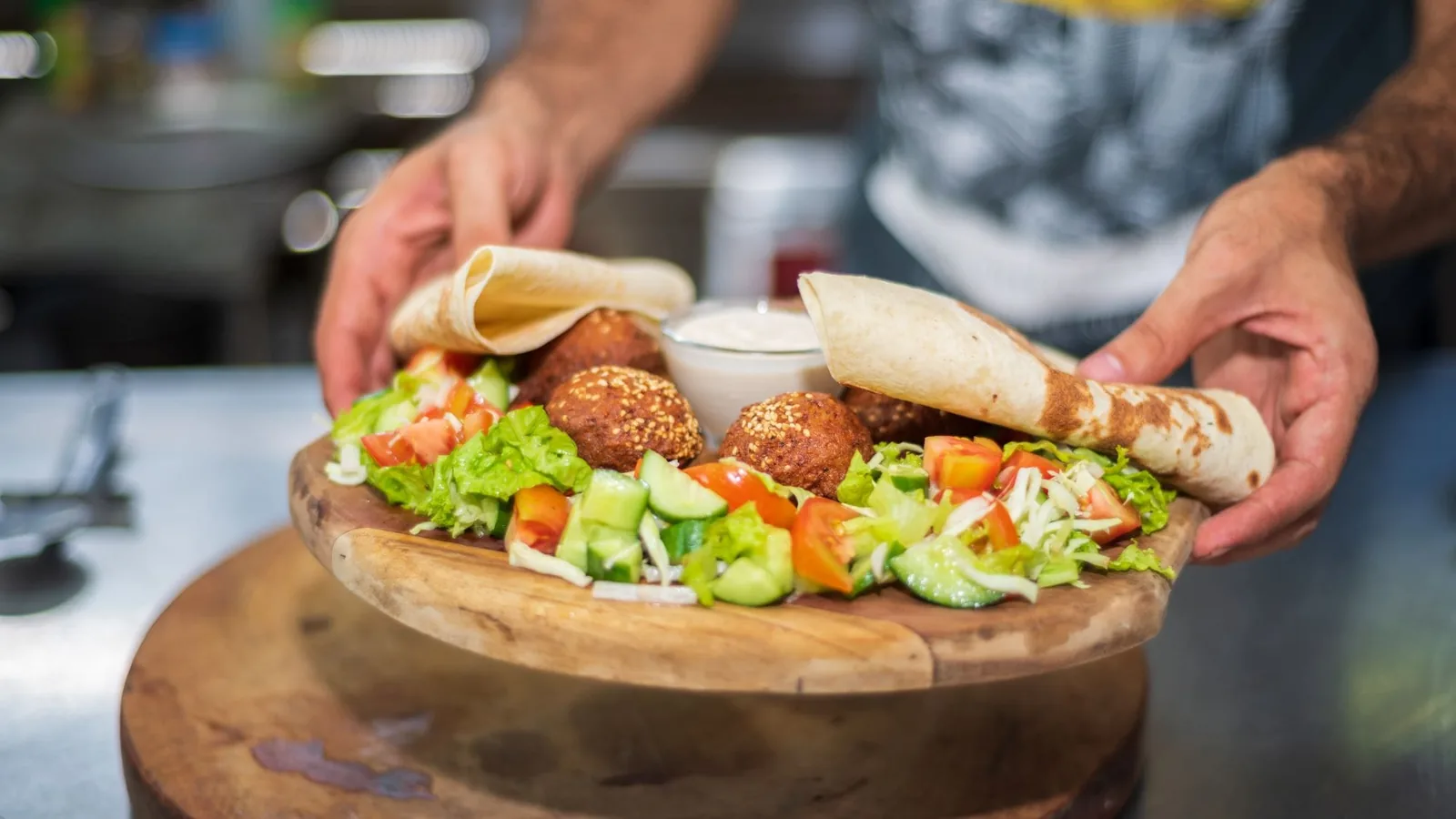 presenting-the-middle-eastern-lebanese-dish-falafe